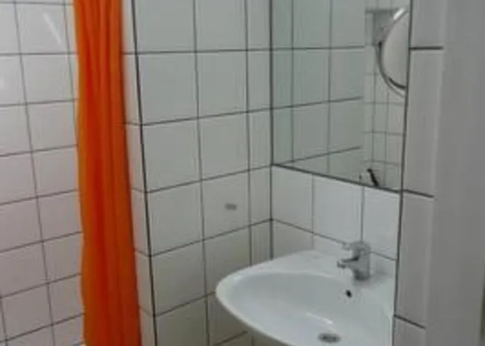 דירה Schoene In Mit Grill- Garten Und Terrasse Und Neben Dem Str By Interhome *